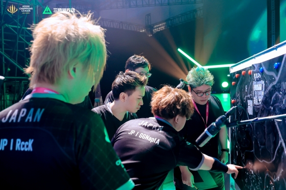 中极少轮休 中极少轮休