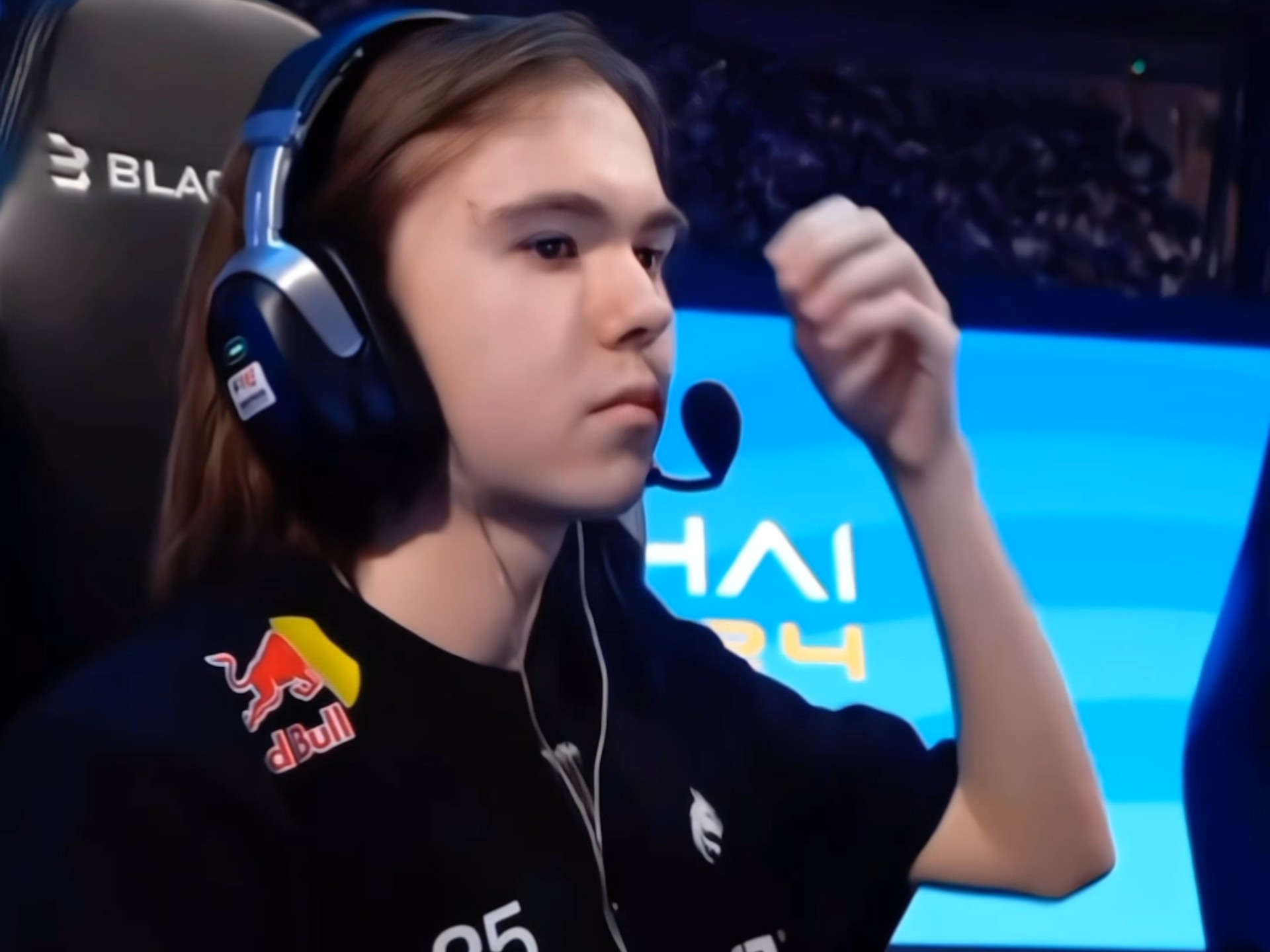 作现象屡见 作现象屡见