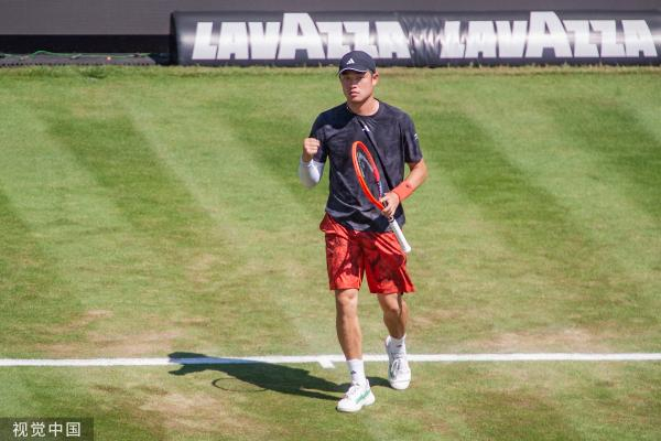 她凭借出色 她凭借出色