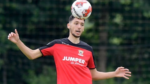 继续在租借 继续在租借