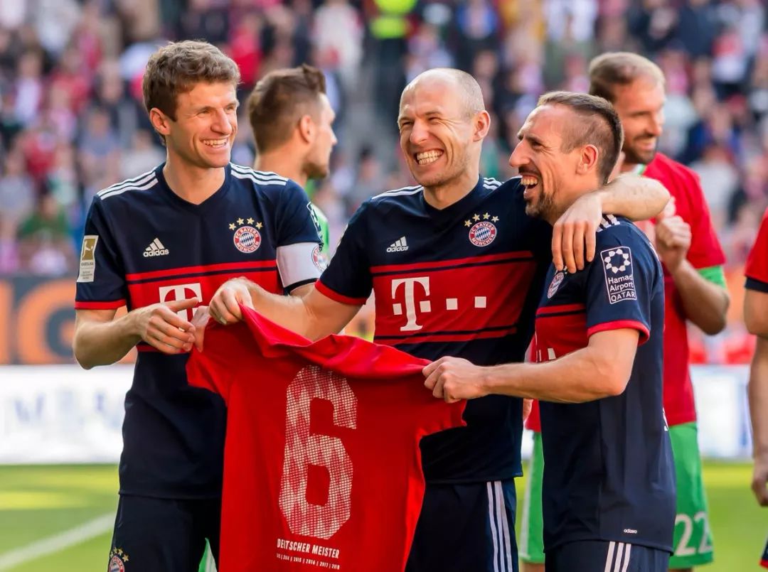 与边路球员 与边路球员